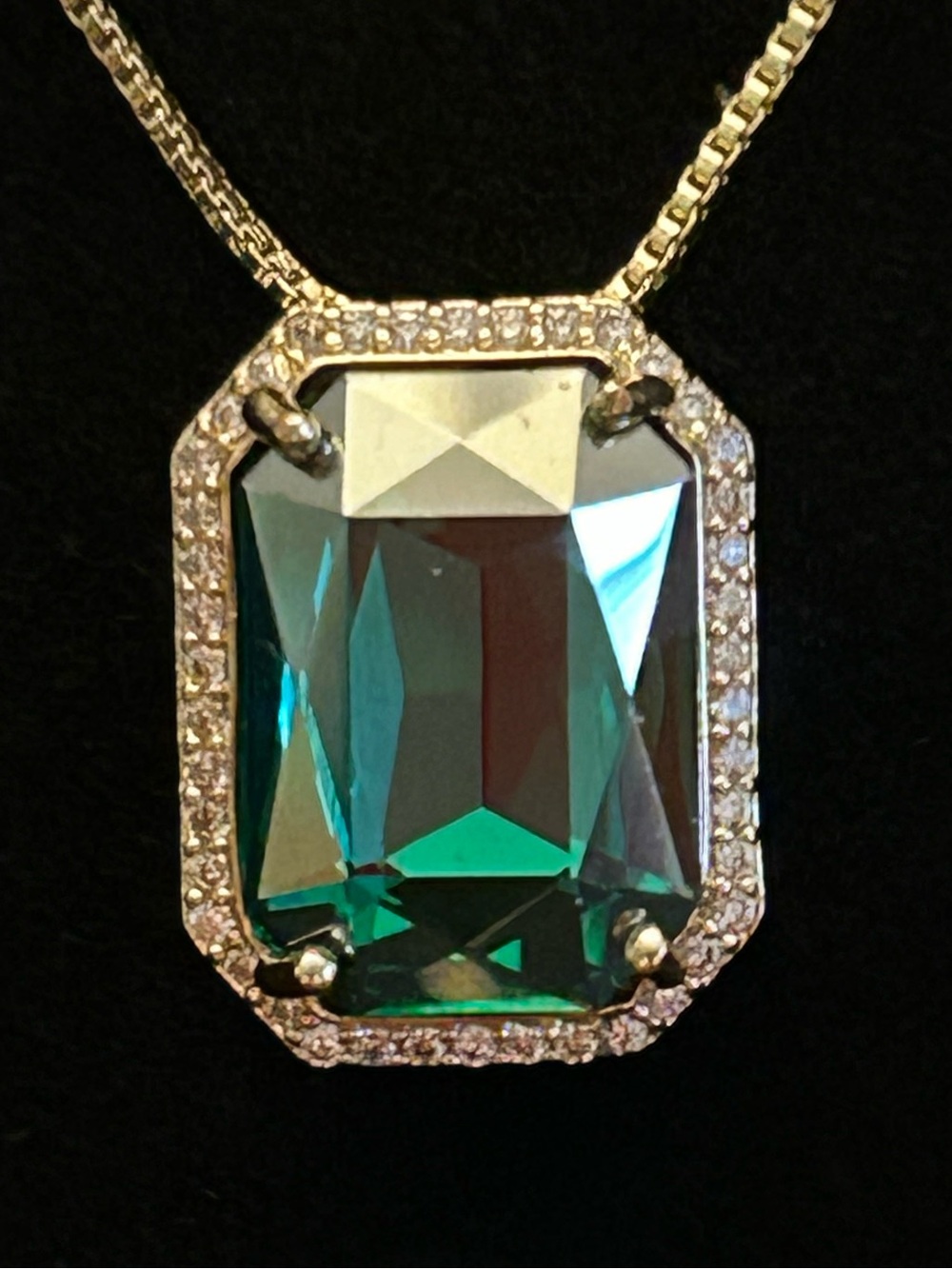 BAD Emerald Green Emerald-Cut Large Crystal Pendant 18” Necklace - Gold Tone New